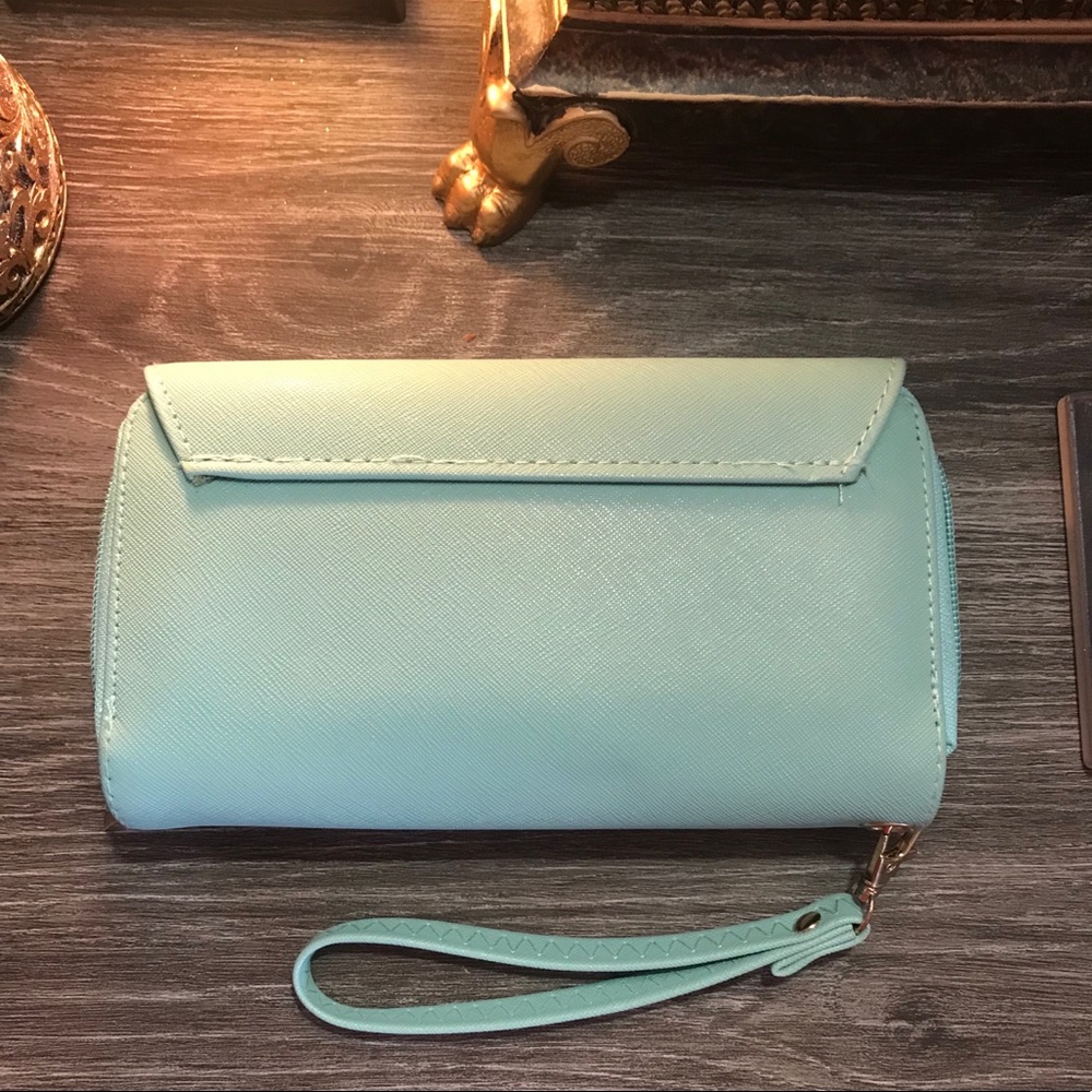 Turquoise Wristlet - Picture 6 of 6